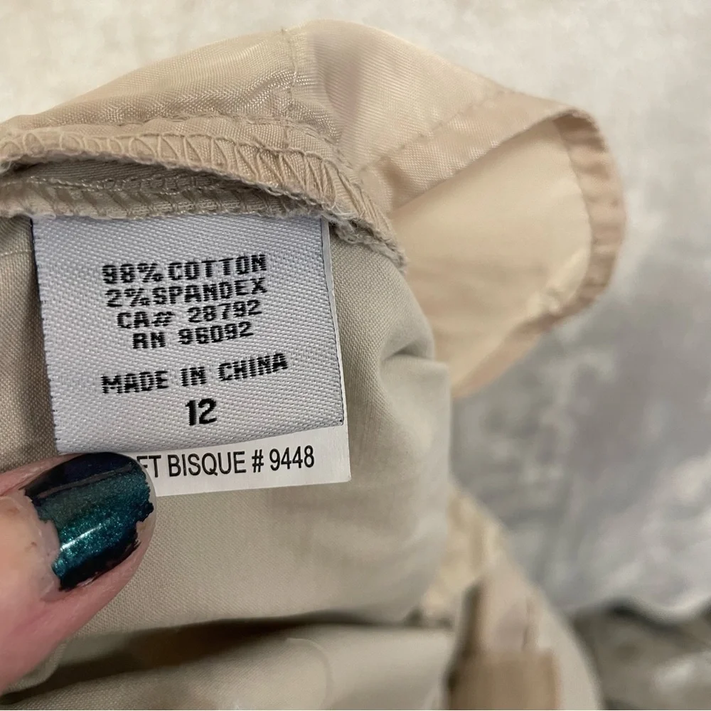 Willi smith women’s khaki Bermuda shorts flat front size 12 inseam 11” cotton - Picture 6 of 7